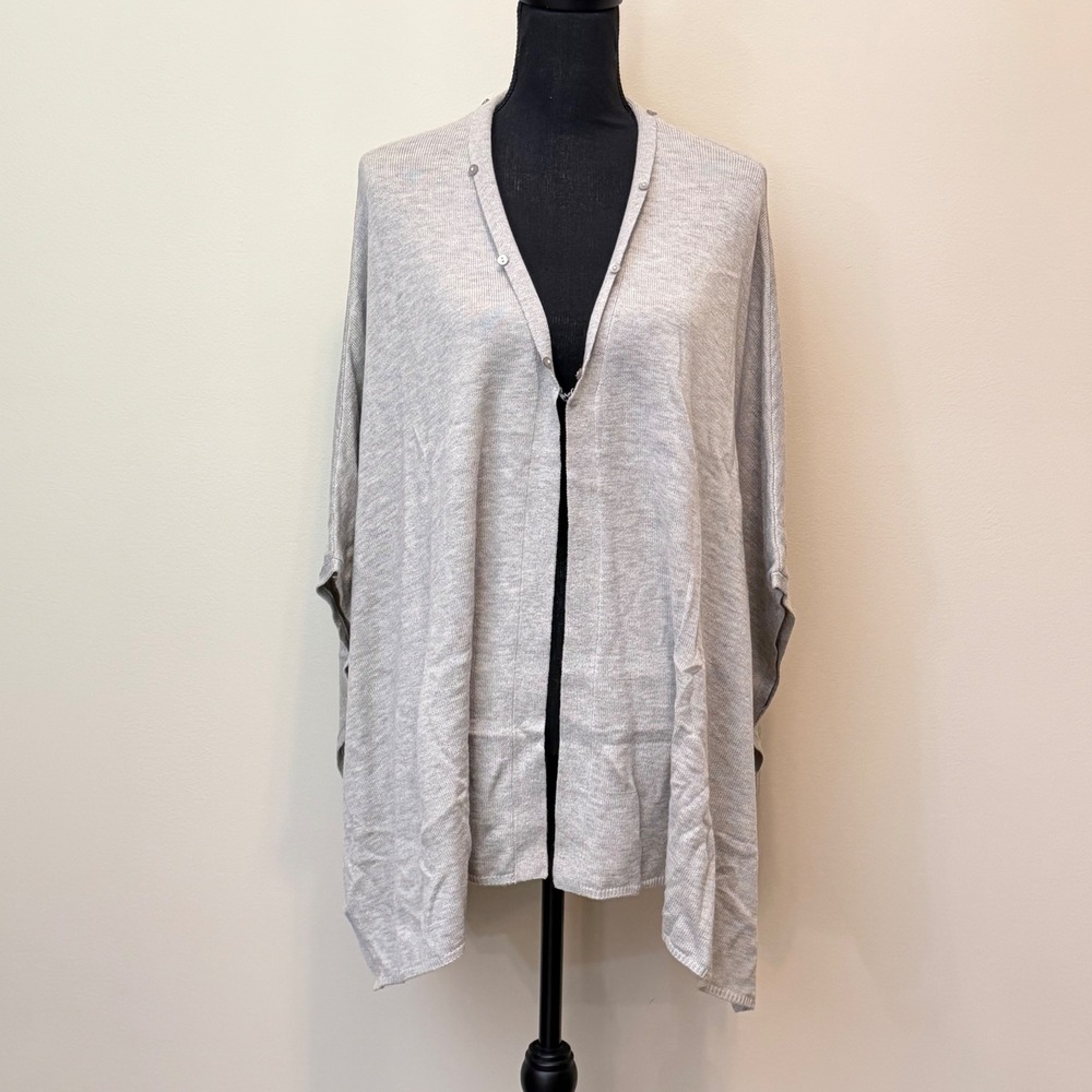Nordstrom Grey Wool Blend Knit Poncho Wrap One‎ Size Button Detail Open Front